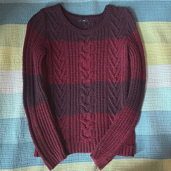 Gap Red Knit - Picture 1 of 3